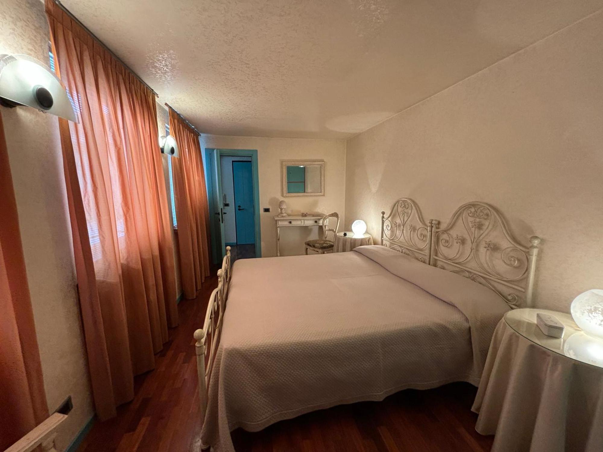 Bed and Breakfast Attico Di Charme Верона Екстер'єр фото